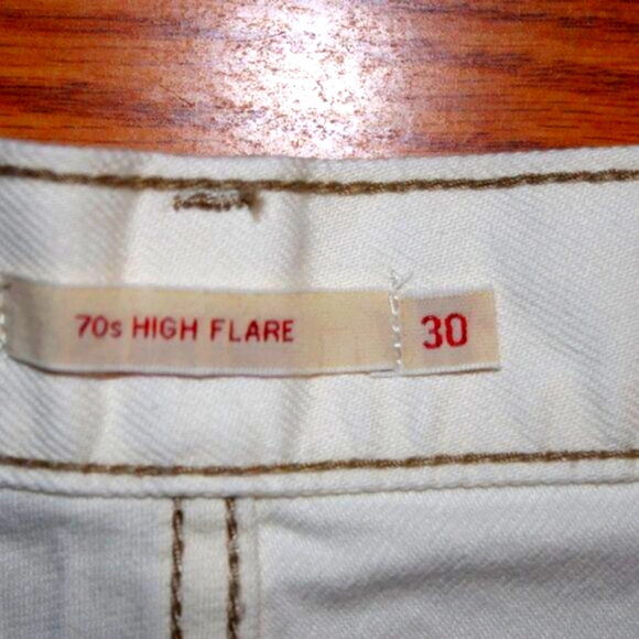 New Levi's Ultra High Rise Flare Jeans | Women's 30 (Retro Boho) - Picture 13 of 13